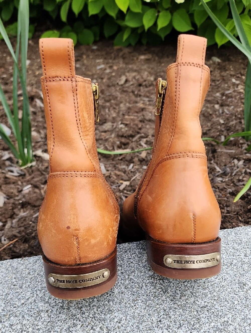 Frye Ankle Boots Side Zipper Size 8 B - Picture 3 of 16